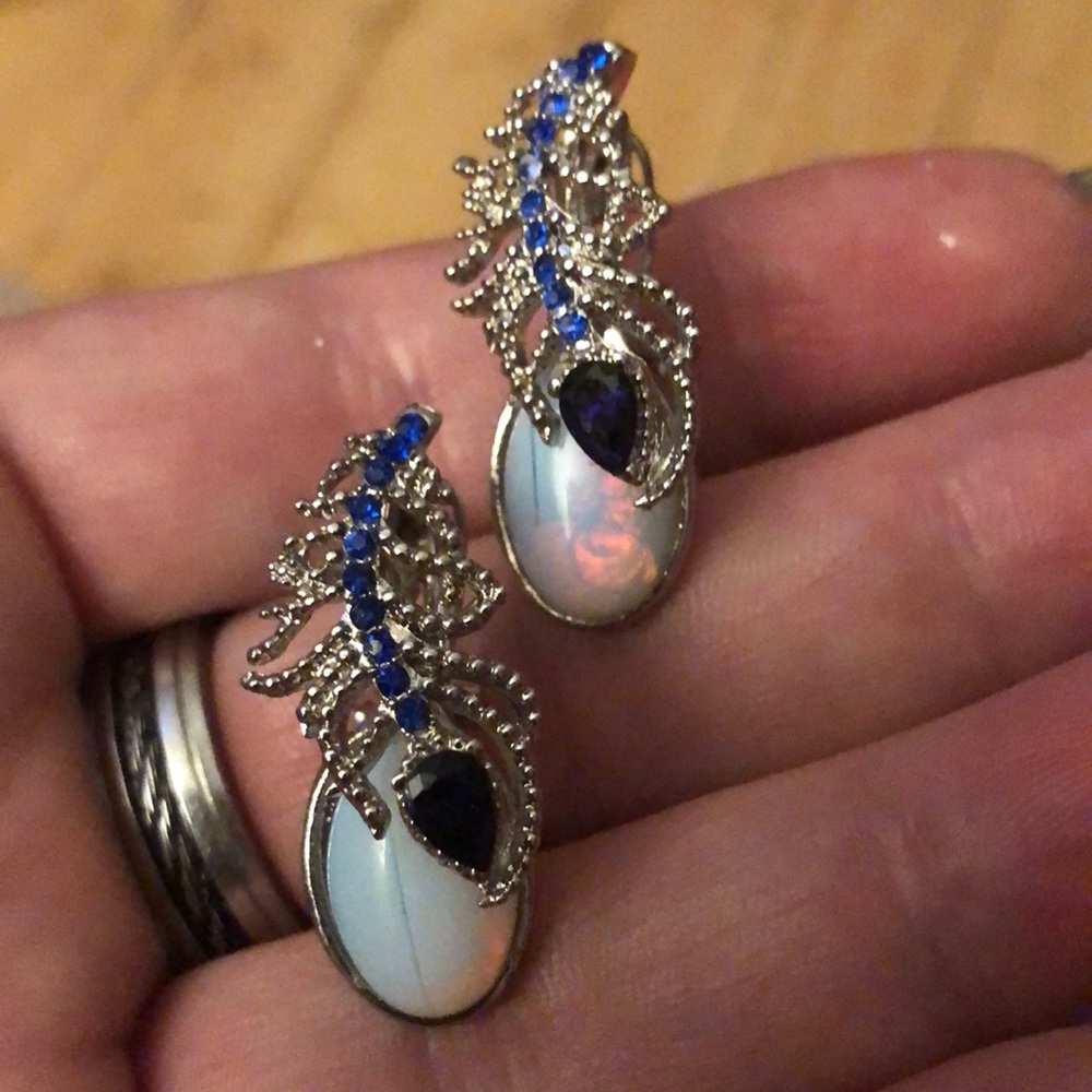 Rainbow Moonstone with dark blue sapphire
